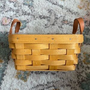 Longaberger double leather handle tea basket with liner 1995